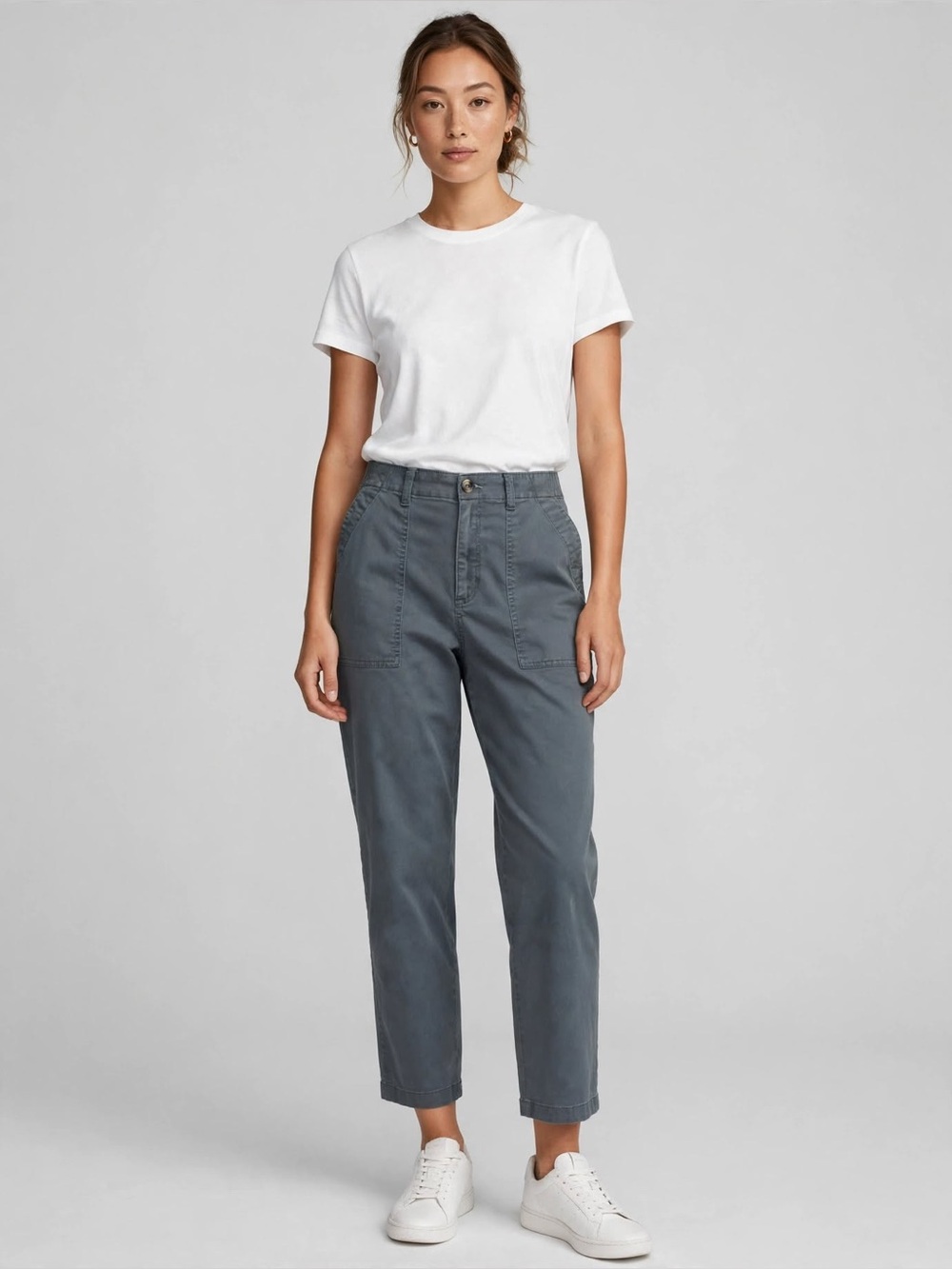 SONOMA Women’s Gray Straight-Leg Chinos